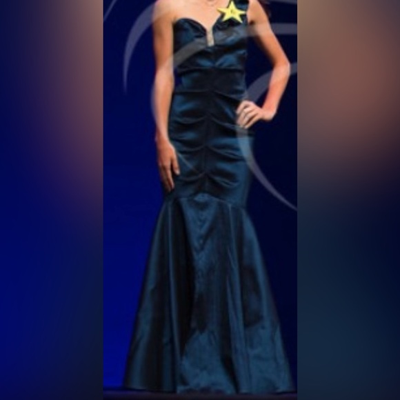 Size 3 blue one shoulder Blondie Nites by Stacy Skylar prom pageant dress - Picture 5 of 5